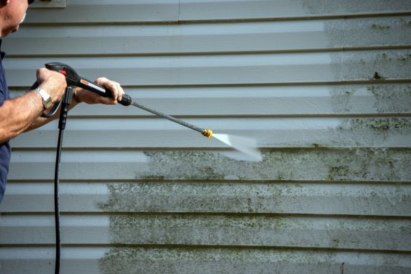 Cost of Vinyl Siding Power Washing in Dothan